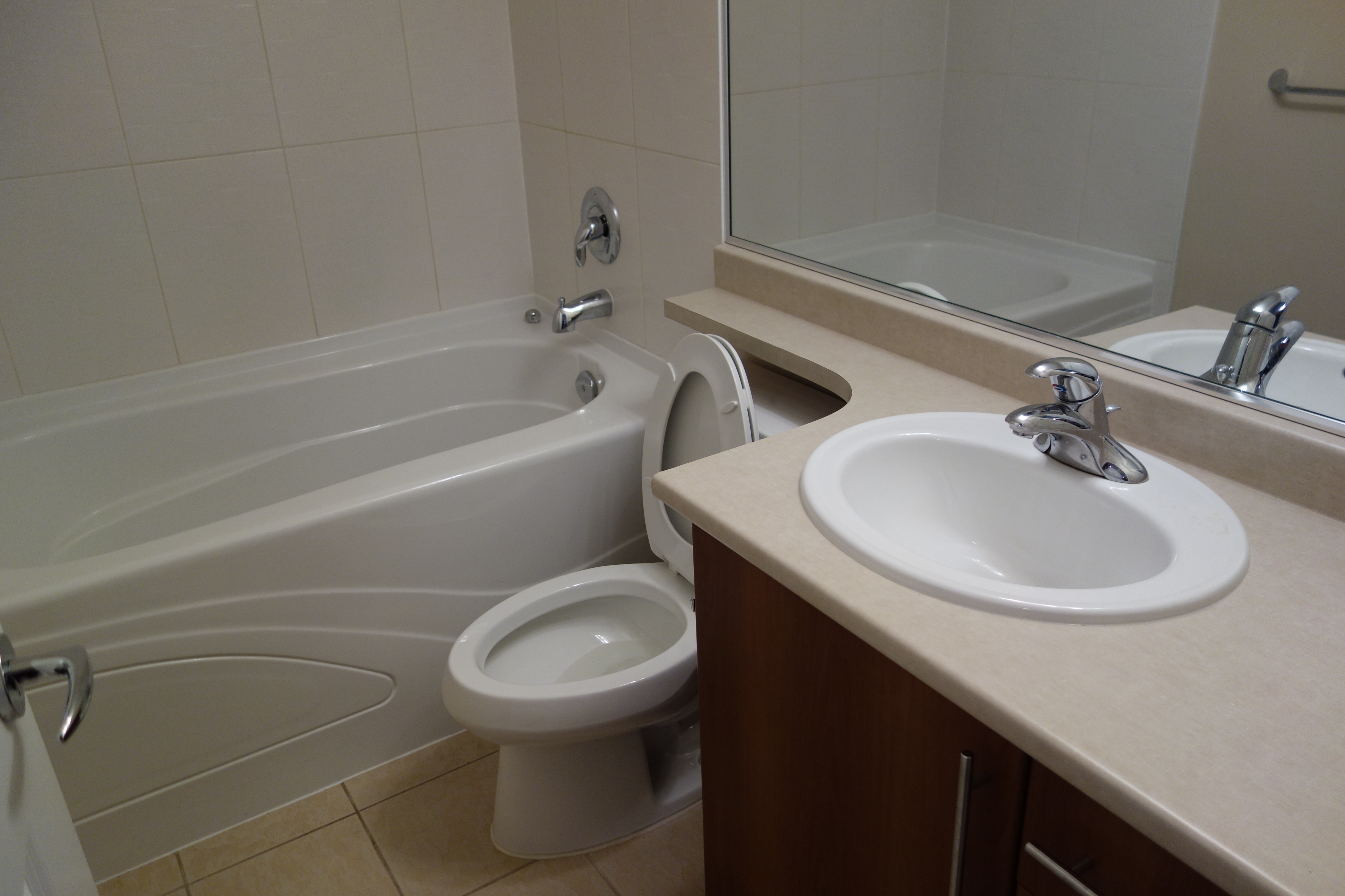 guest bathroom before home renovation brentwood - home renovations vancouver - flipside homes