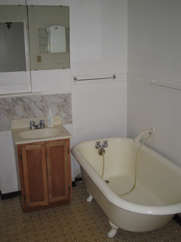 bathroom before home renovation drive - home renovations vancouver - flipside homes